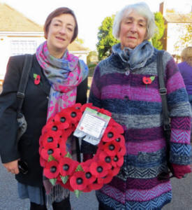 Joy and her mother Pat with the Kibworth Chronicle wreath